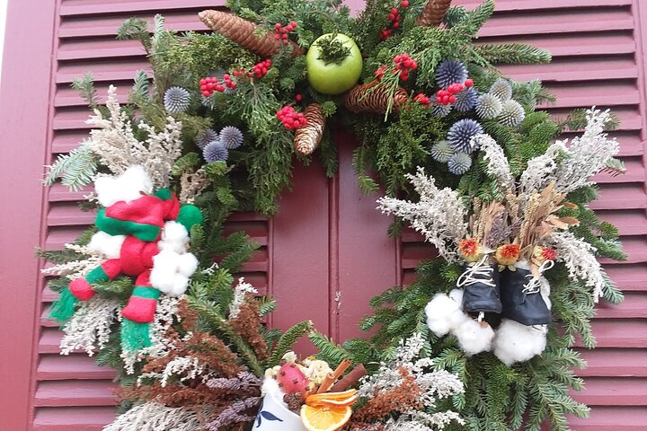 1 Hour Christmastide Walking Tour in Virginia Past and Present  - Photo 1 of 6